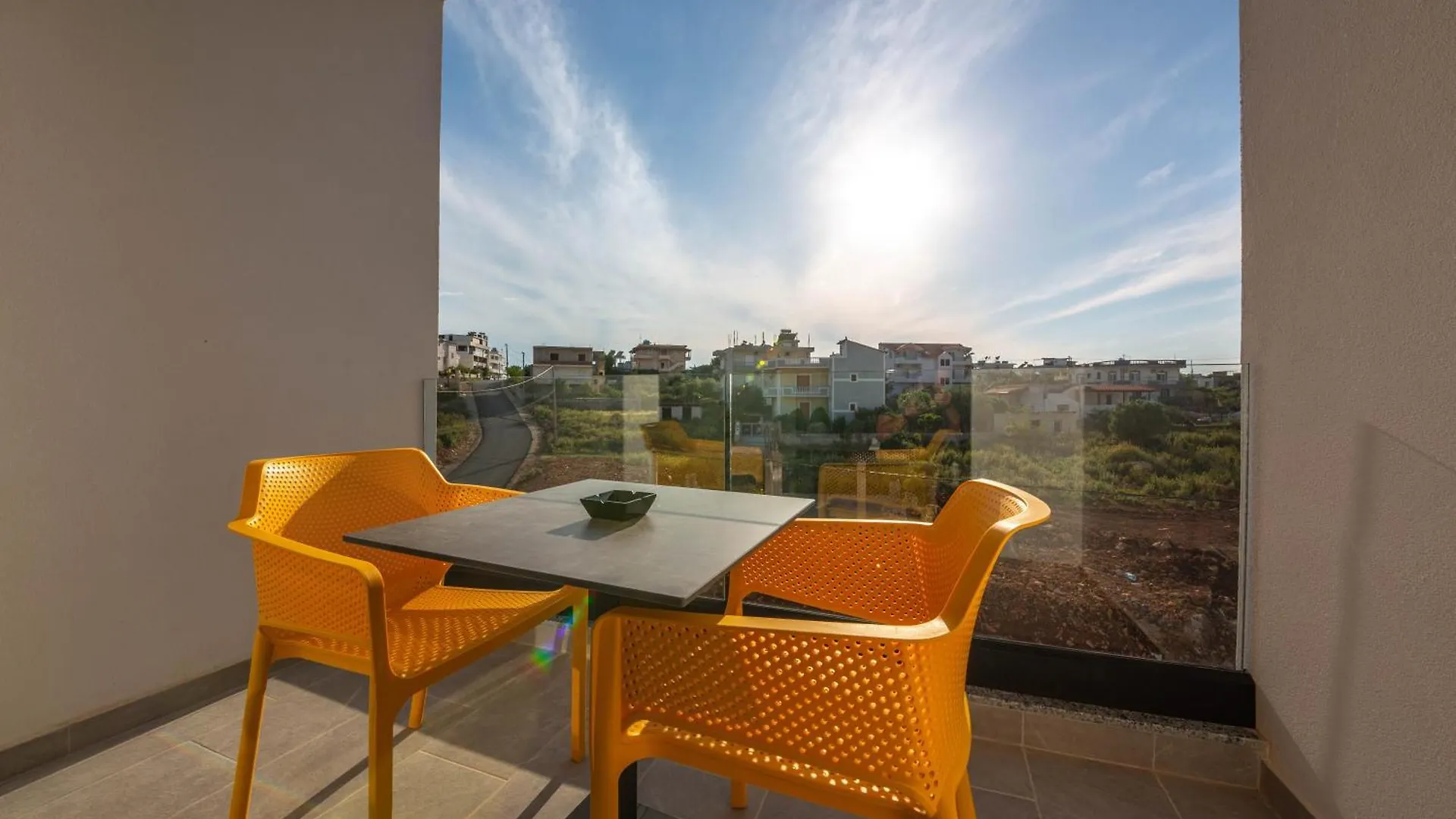 Lake View Rooms Ksamil Hotel