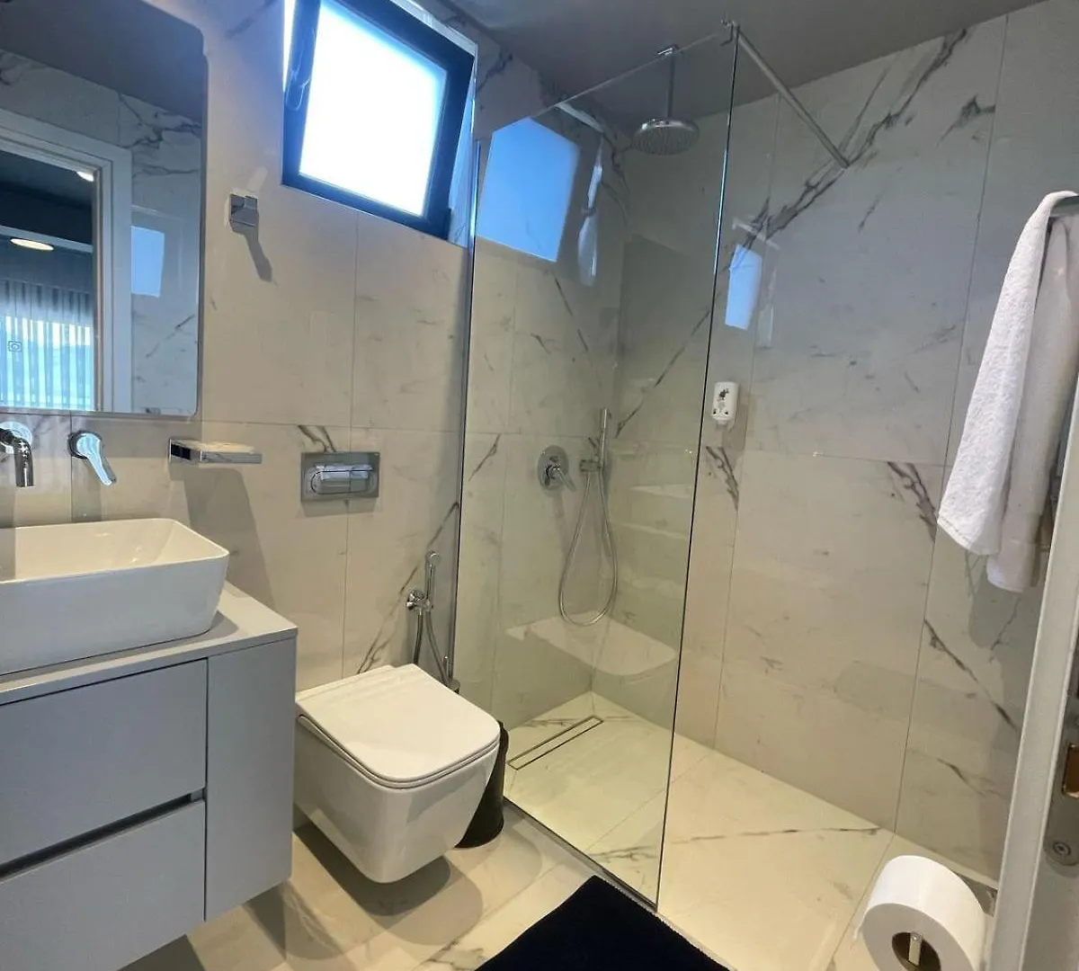 Hotel Lake View Rooms Ksamil