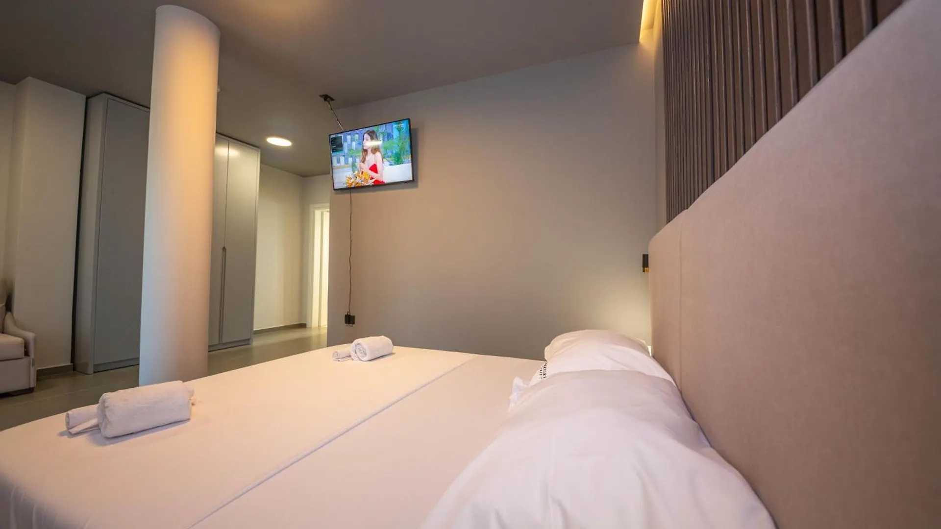 Hotel Lake View Rooms Ksamil