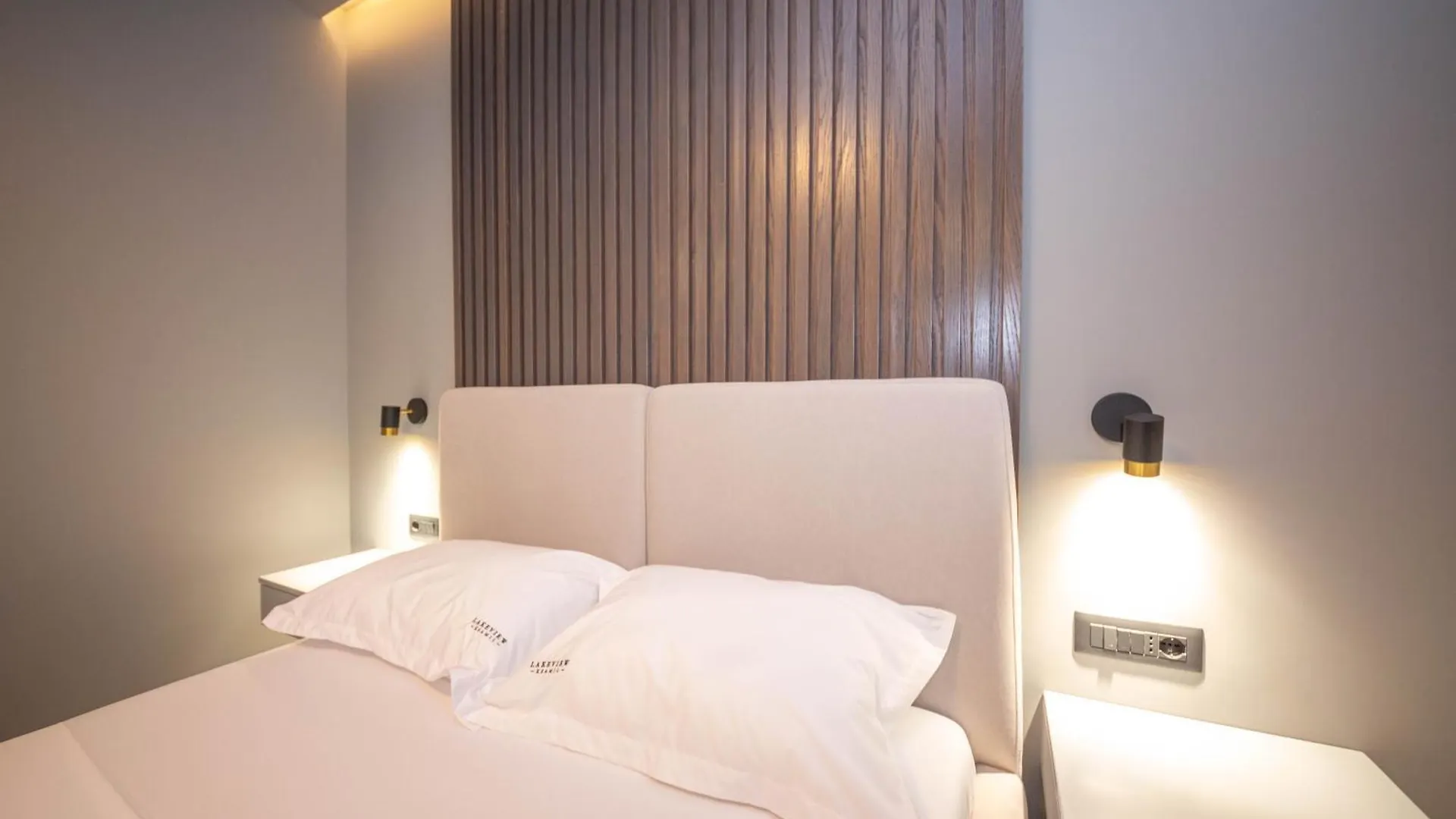 Lake View Rooms Ksamil Albania