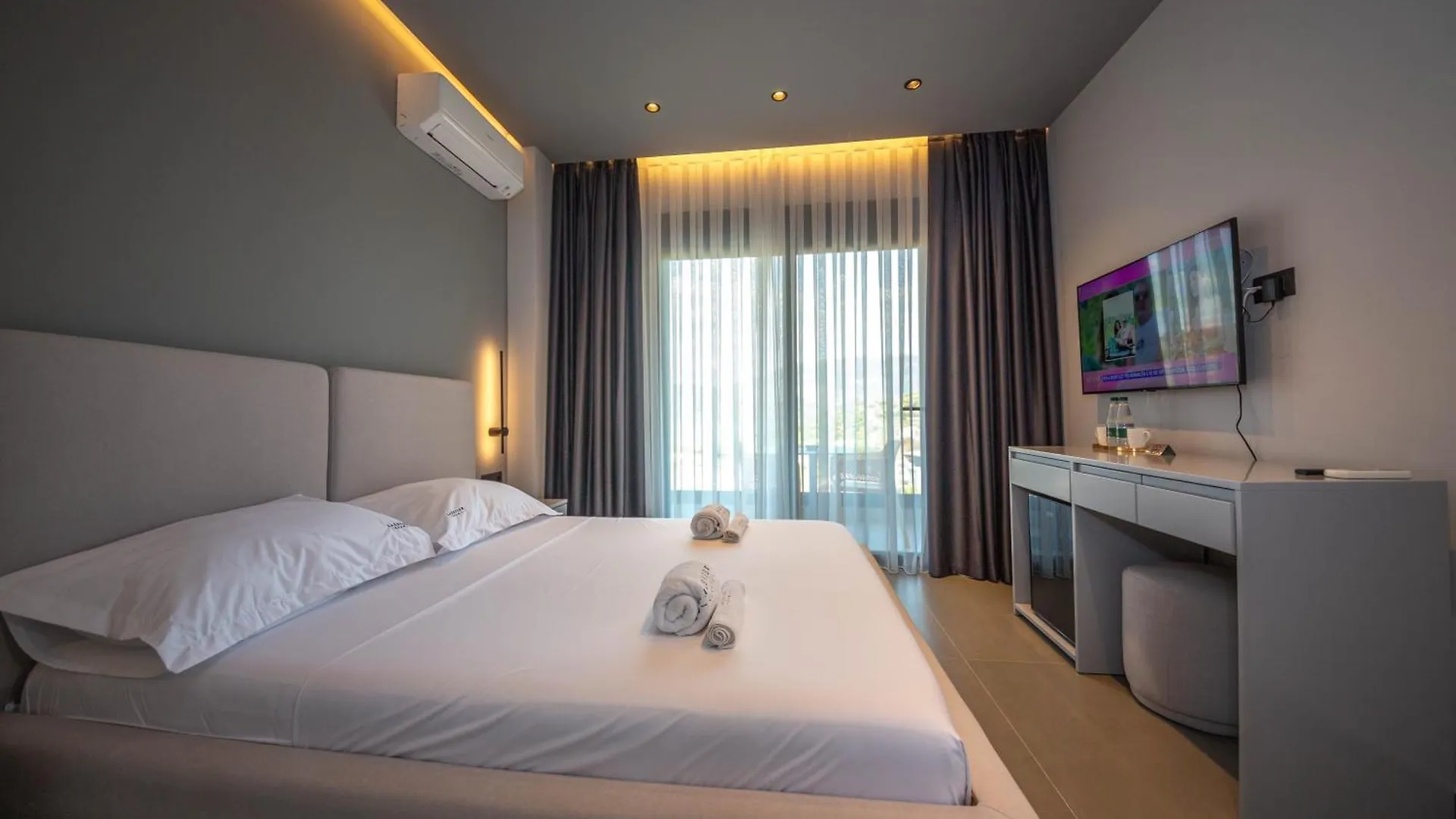 Lake View Rooms Ksamil