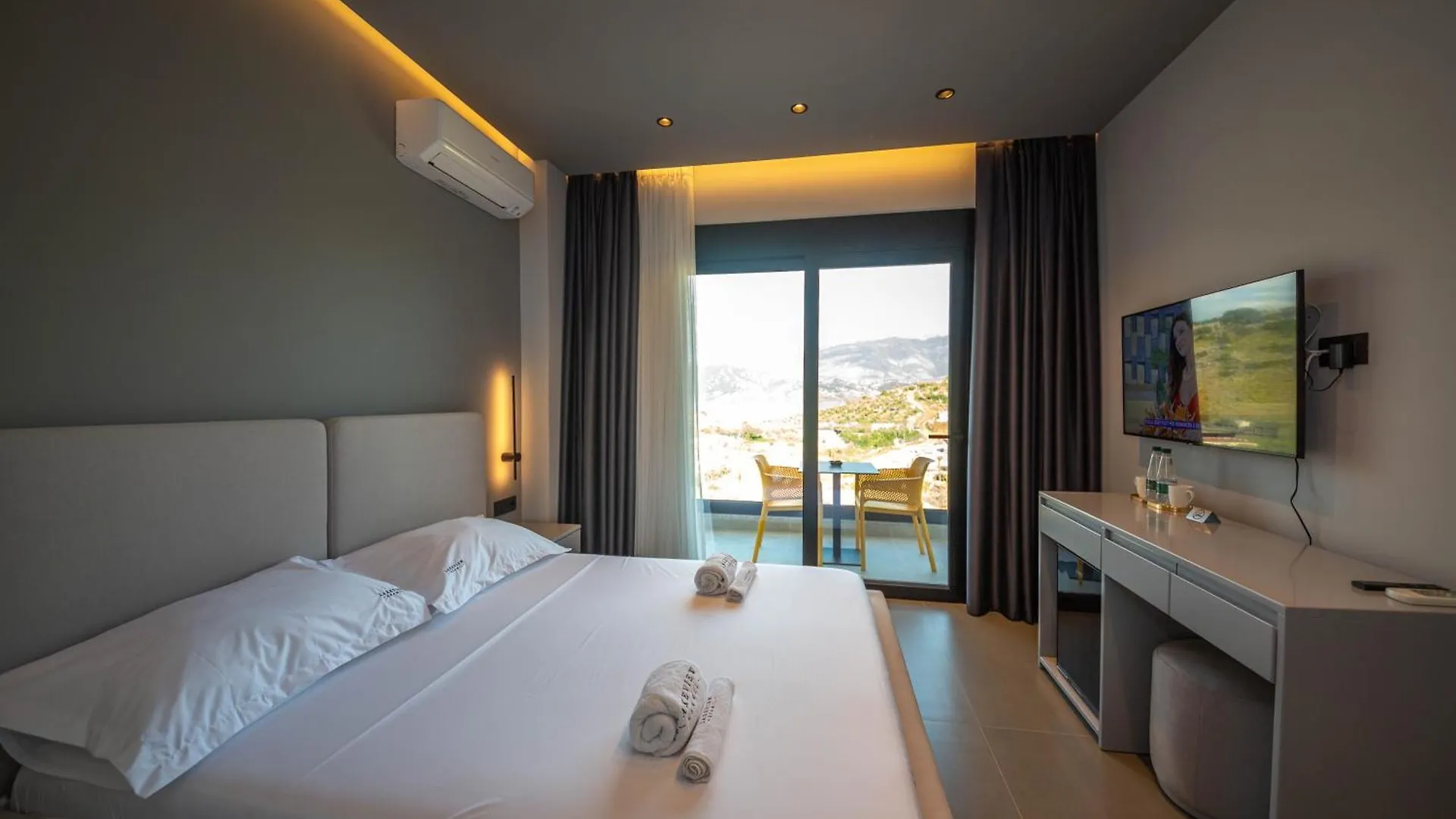 Hotel Lake View Rooms Ksamil