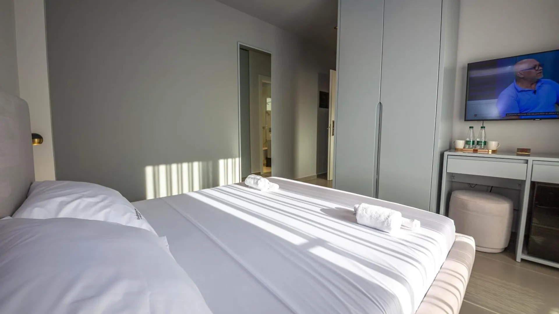 Lake View Rooms Ksamil