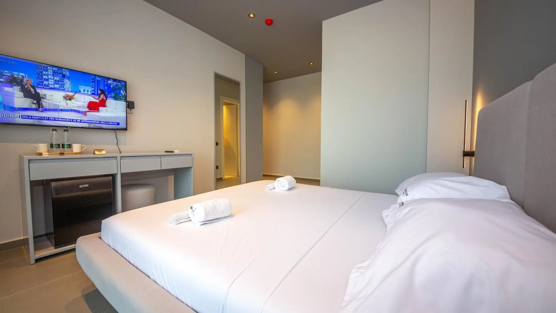 Lake View Rooms Ksamil