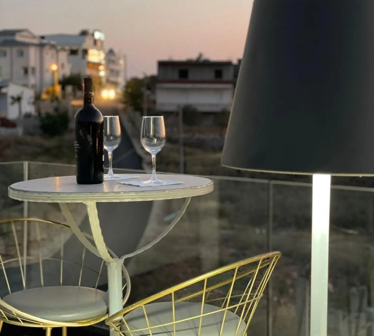 Lake View Rooms Ksamil Hotel