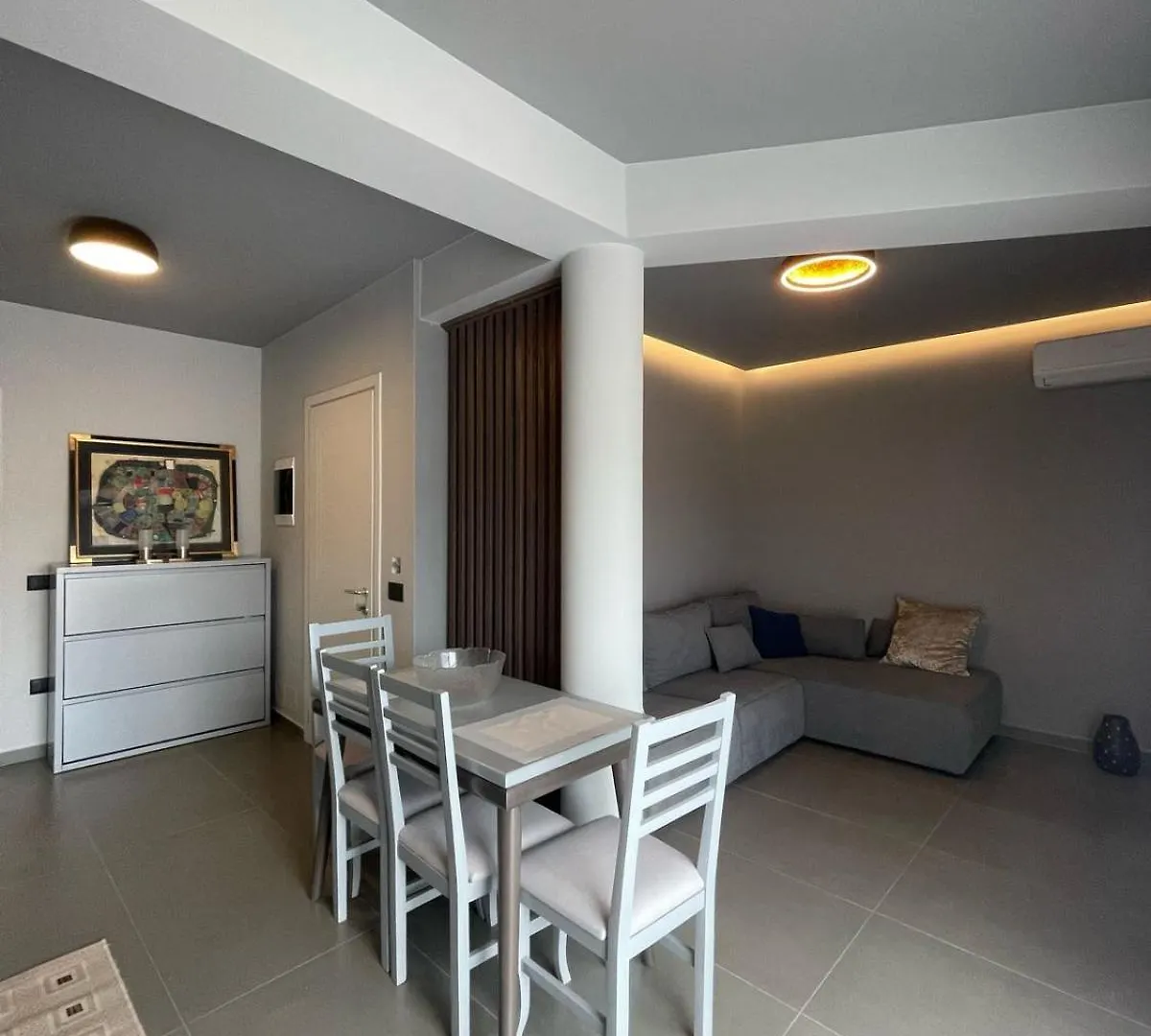 Lake View Rooms Ksamil 0*,