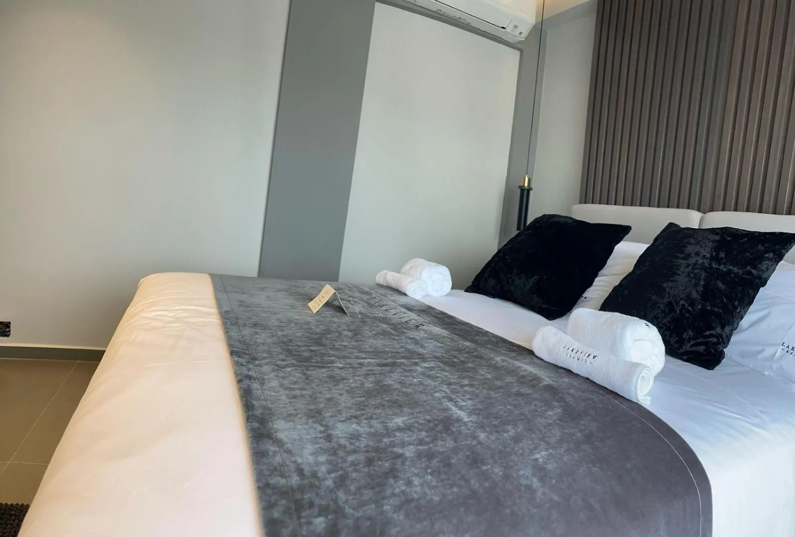Lake View Rooms Ksamil